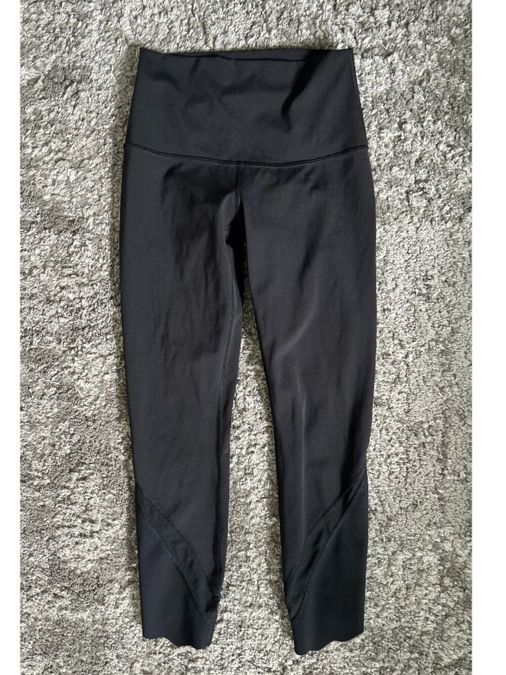Lululemon Size 2 Wunder Under Scalloped Crop High Waisted Leggings Black